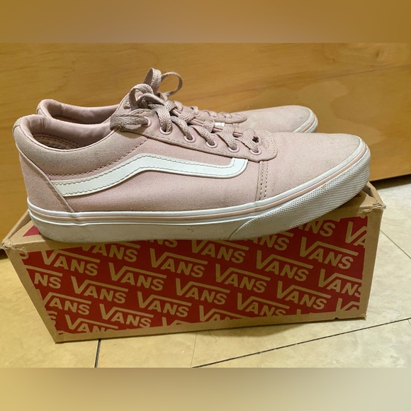 Vans Old Skool Shoes - Picture 2 of 5